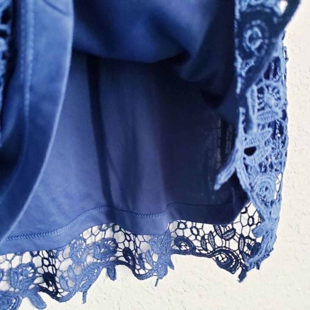 Lace Top‎ - Picture 3 of 5